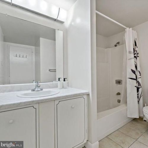 2001 Hamilton St, Philadelphia PA  19130-4298 exterior