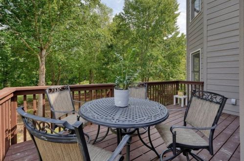 506 Chestnut Walk, Holly Springs GA  30114-7748 exterior