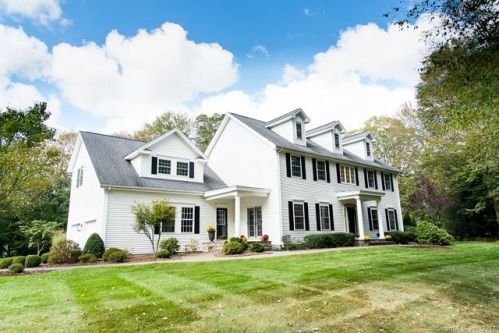37 Winding Trl, Cheshire CT  06410-3325 exterior