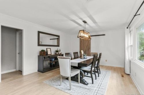 10 Skyview Ln, Norwalk, CT 06851-1513