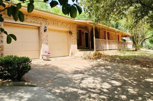 216 Homewood Dr, Mapleton, TX 75835-4012