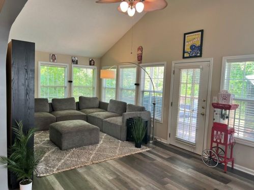 6664 Saganaw Dr, Rex GA 30273-2227 exterior