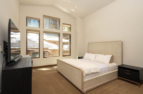 14246 Shr Dr, Truckee CA  96161-3430 exterior