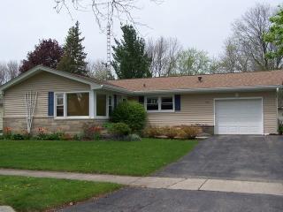 125 Warren Pl, Dekalb, IL 60115-4417