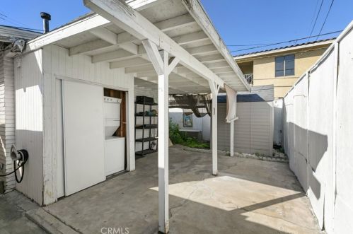 307 Shelton St, Santa Ana CA 92703-4828 exterior