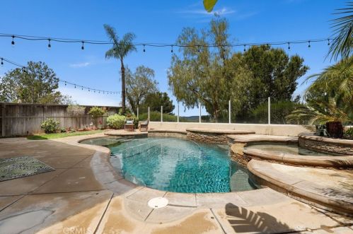 8721 Heatherwood Rd, Anaheim CA  92808-1690 exterior