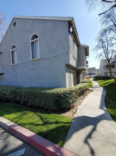 176 Walnut Ave, Rialto, CA 92376-3417