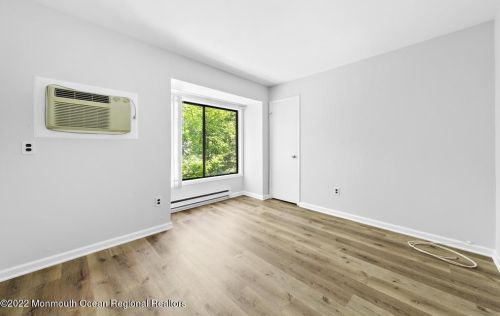 23 Manchester Ct, Tinton Falls NJ 07701-5490 exterior