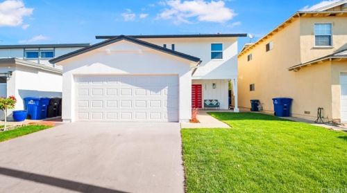 1207 221st St, Torrance, CA 90502-2211