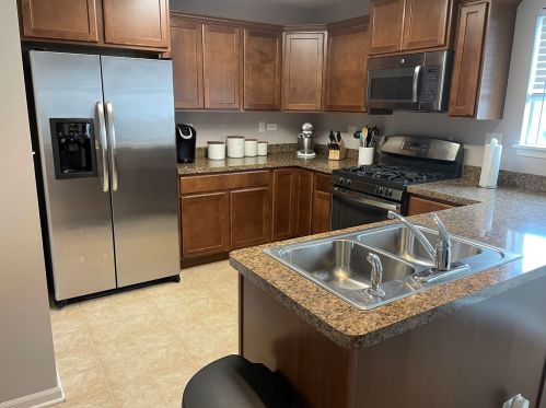 1249 Alta Vista Dr, Pingree Grove IL  60140-2057 exterior