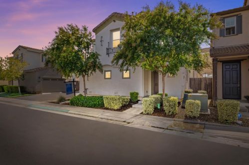 5000 Ocean Ln, Elk Grove, CA 95757-2543