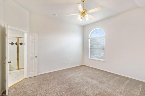 950 Grn Pond Dr, Garland TX 75040-1075 exterior