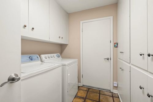 8429 Adirondack Trl, Austin TX  78759-7937 exterior