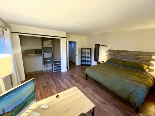 2250 Zuni St, Englewood CO  80110-1058 exterior