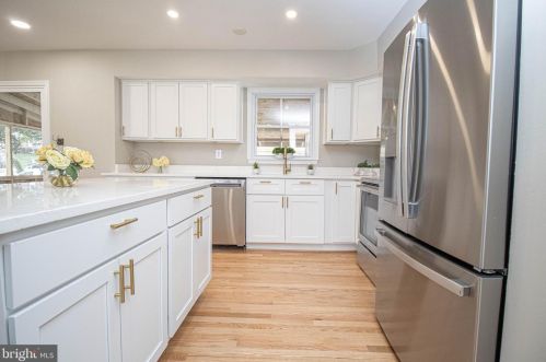 7834 Brompton St, Springfield VA  22152-1956 exterior