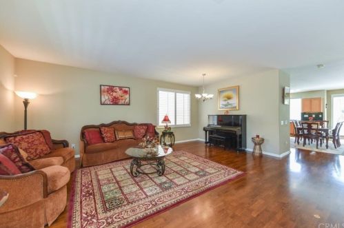 10 Glenoaks, Irvine, CA 92618-3984