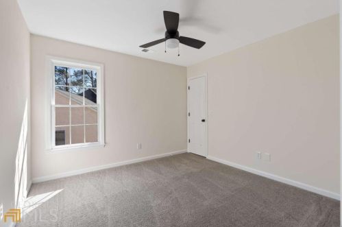 4860 Highland Lake Dr, Atlanta GA  30349-3913 exterior