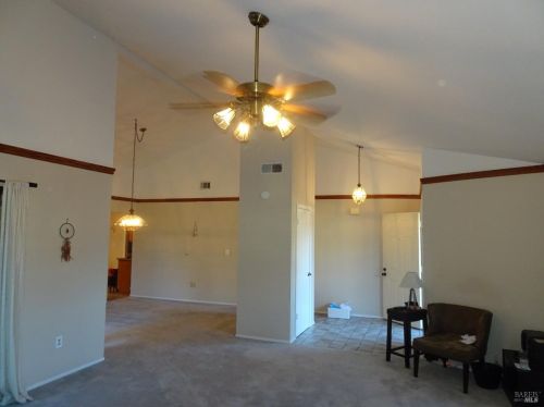 195 Bighorn Ct, Vacaville CA  95687-3438 exterior