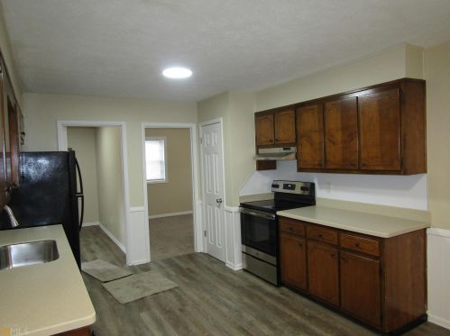 1501 Tanglewood Way, Conyers GA  30012-4056 exterior