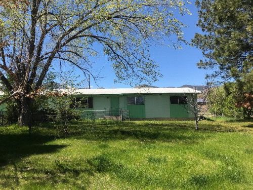704 Lombard St, Baker, ID 83467-3531
