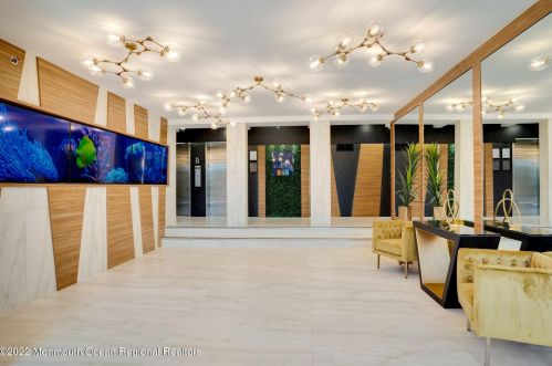 122-J3 Bodman Pl, Tinton Falls NJ  07701-1014 exterior