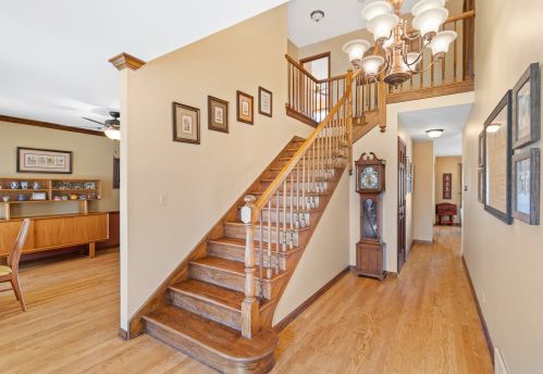 706 Dorset Ave, Palatine, IL 60067-6728