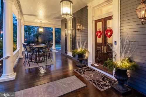 114 Kings Hwy, Tavistock NJ 08033-1981 exterior