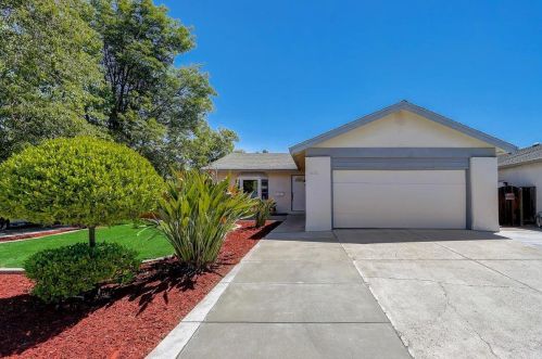 4102 Crescendo Ave, San Jose, CA 95136-2111