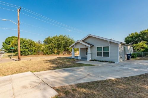 5501 Fletcher Ave, Fort Worth, TX 76107-6721