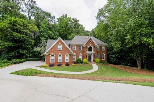 5900 Millstone Ln, Stone Mountain, GA 30087-1820