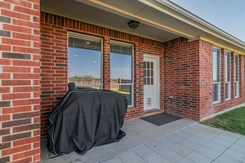 10133 Red Bluff Ln, Fort Worth TX  76177-7351 exterior