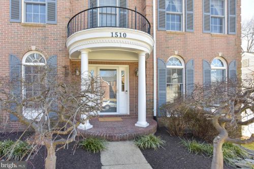 1510 Judd Ct, Herndon, VA 20170-2564