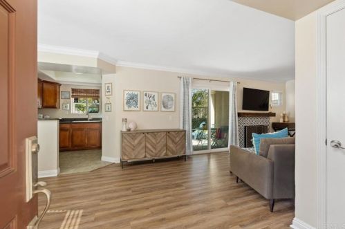 407 Sea Cliff Way, Oceanside, CA 92056-2810