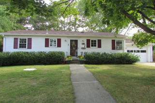 52 Coventry Dr, Coventry, RI 02816-5956