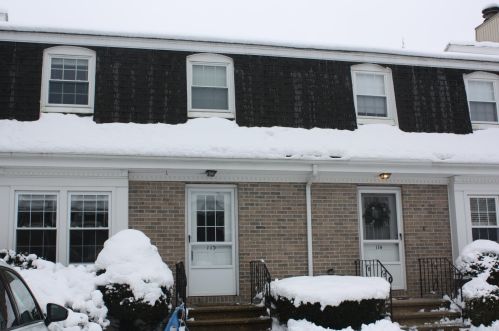 115 Fieldstone Dr, Londonderry NH  03053-2709 exterior