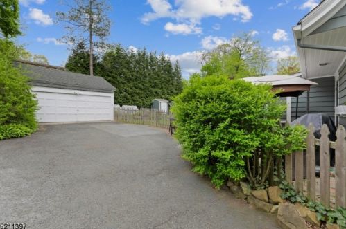 54 Kendal Ave, Maplewood NJ  07040-1143 exterior