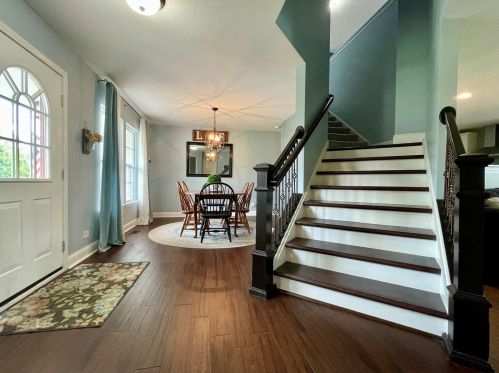 233 Johnson St, Pingree Grove, IL 60140-4010