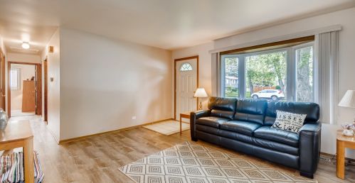 18660 Highfield Dr, Gurnee, IL 60031-1310