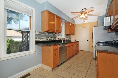 221 Early St, Providence, RI 02907-2009