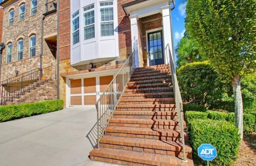 3636 Brookleigh Ln, Atlanta GA  30319-2219 exterior