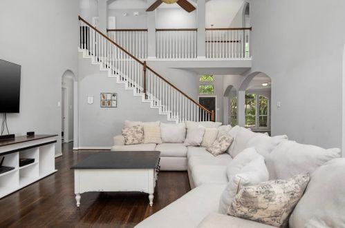 6418 Cyn Pointe Ln, Richmond TX 77469-6106 exterior