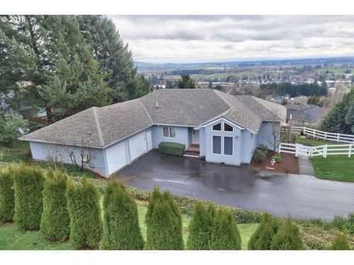 743 Red Hills Dr, Dundee, OR 97115-8900