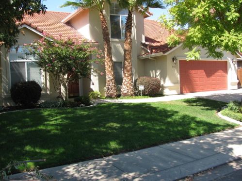 2021 Canyon Lake Dr, Modesto, CA 95355-1889