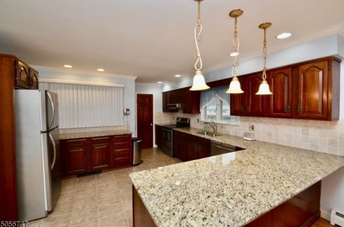 7 Sunnyhill Rd, Dover NJ  07801-3715 exterior