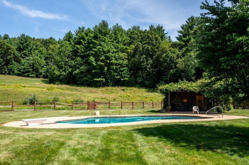 5 Burnt Swamp Rd, South Hampton, NH