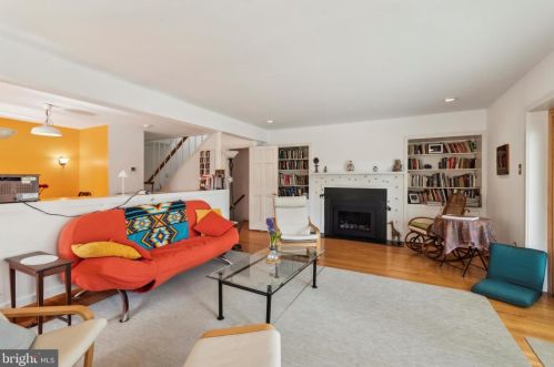 151 Gravers Ln, Philadelphia PA 19118-2806 exterior