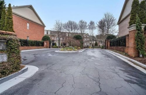 3527 Henderson Reserve, Atlanta GA  30341-6055 exterior