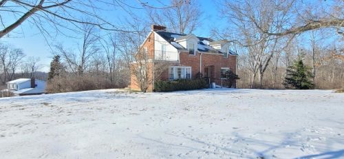 210 Hillview Dr, Aurora, IN 47001-1624