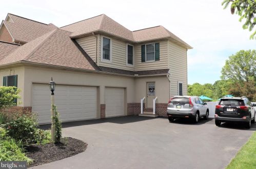 1954 Pickering Trl, Lancaster PA exterior