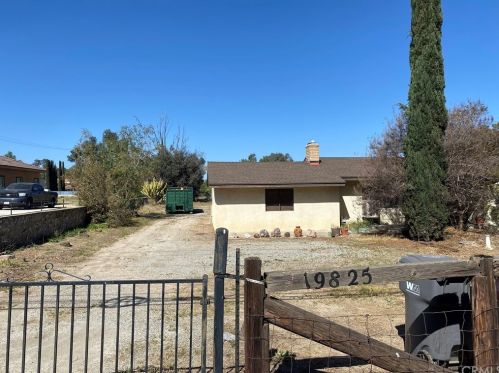 19825 Smith Rd, Perris, CA 92570-9305